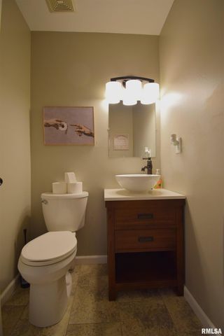 4419 Woodglen Lane, Mt Vernon, IL 62864