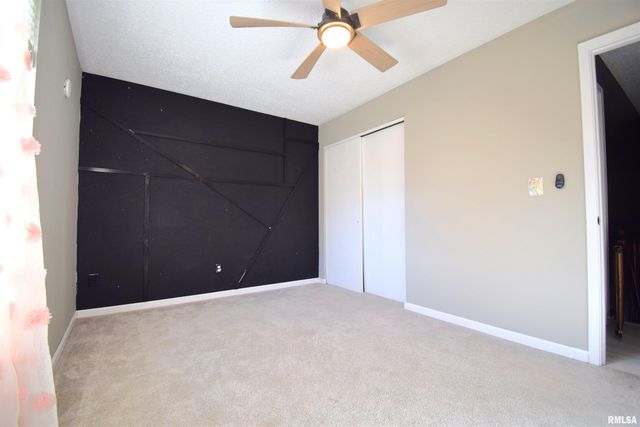 4419 Woodglen Lane, Mt Vernon, IL 62864