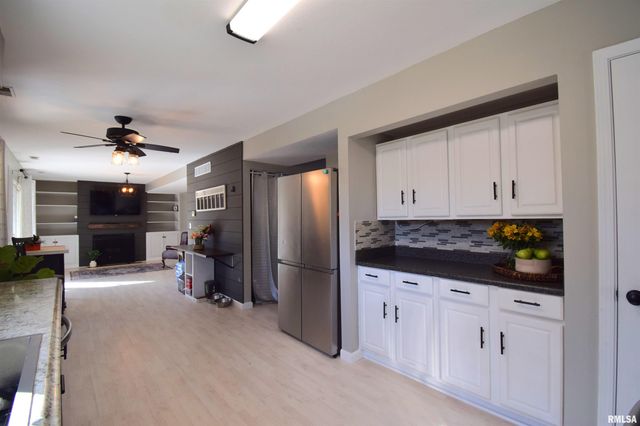 4419 Woodglen Lane, Mt Vernon, IL 62864