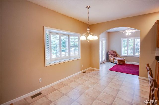 1400 White Oak Trail, Godfrey, IL 62035