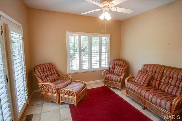 1400 White Oak Trail, Godfrey, IL 62035
