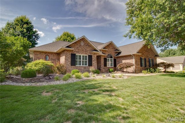 1400 White Oak Trail, Godfrey, IL 62035