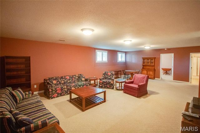 1400 White Oak Trail, Godfrey, IL 62035