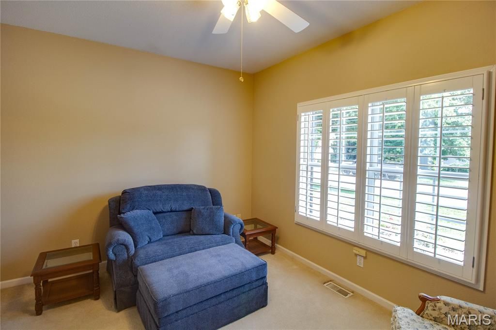 Image 33 of property listing at 1400 White Oak Trail, Godfrey, IL 62035