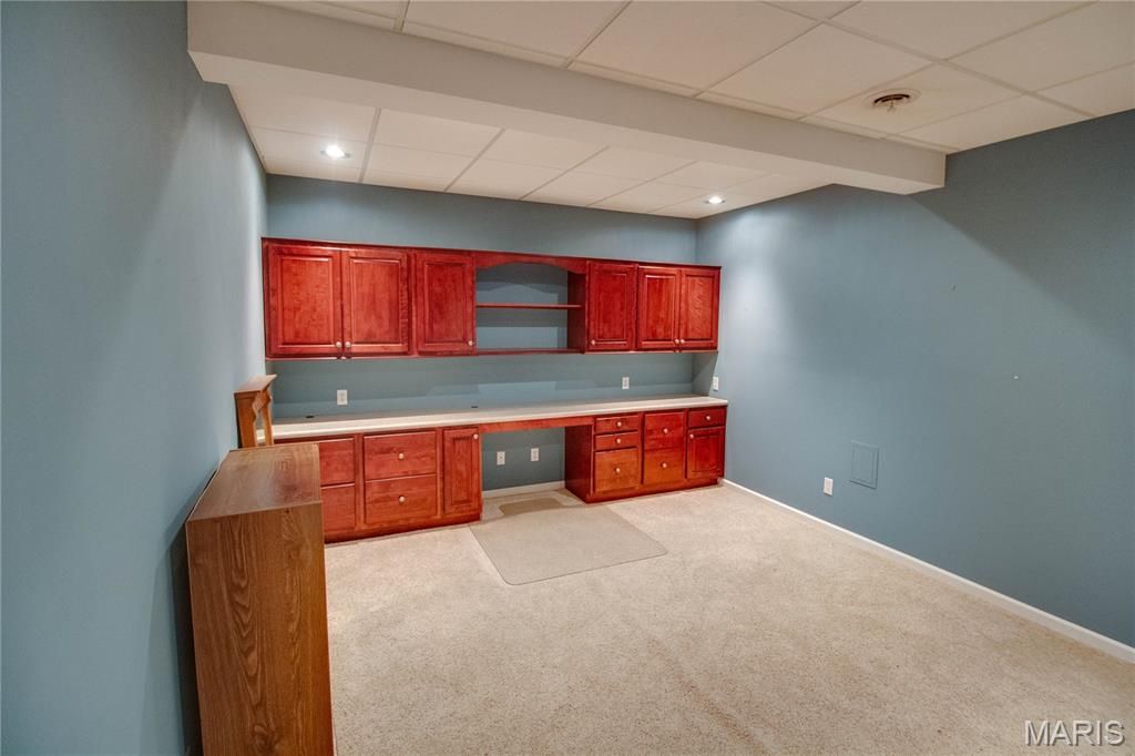 Image 47 of property listing at 1400 White Oak Trail, Godfrey, IL 62035