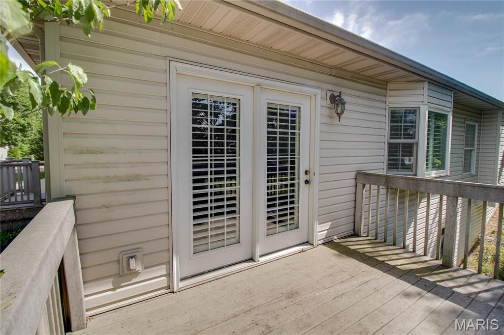 Image 56 of property listing at 1400 White Oak Trail, Godfrey, IL 62035