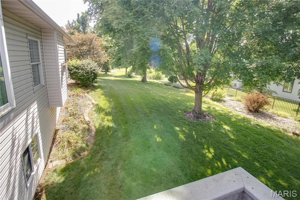Image 57 of property listing at 1400 White Oak Trail, Godfrey, IL 62035