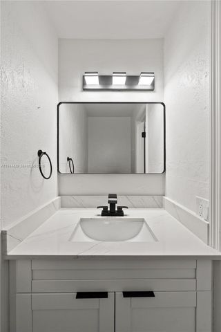 9740 NW 10th St 82, Pembroke Pines, FL 33024