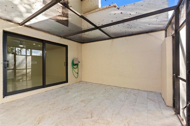 9740 NW 10th St 82, Pembroke Pines, FL 33024