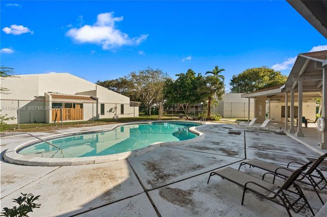 9740 NW 10th St 82, Pembroke Pines, FL 33024