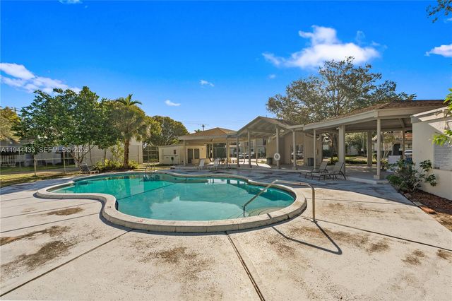 9740 NW 10th St 82, Pembroke Pines, FL 33024