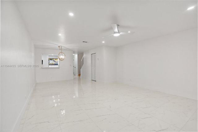 9740 NW 10th St 82, Pembroke Pines, FL 33024