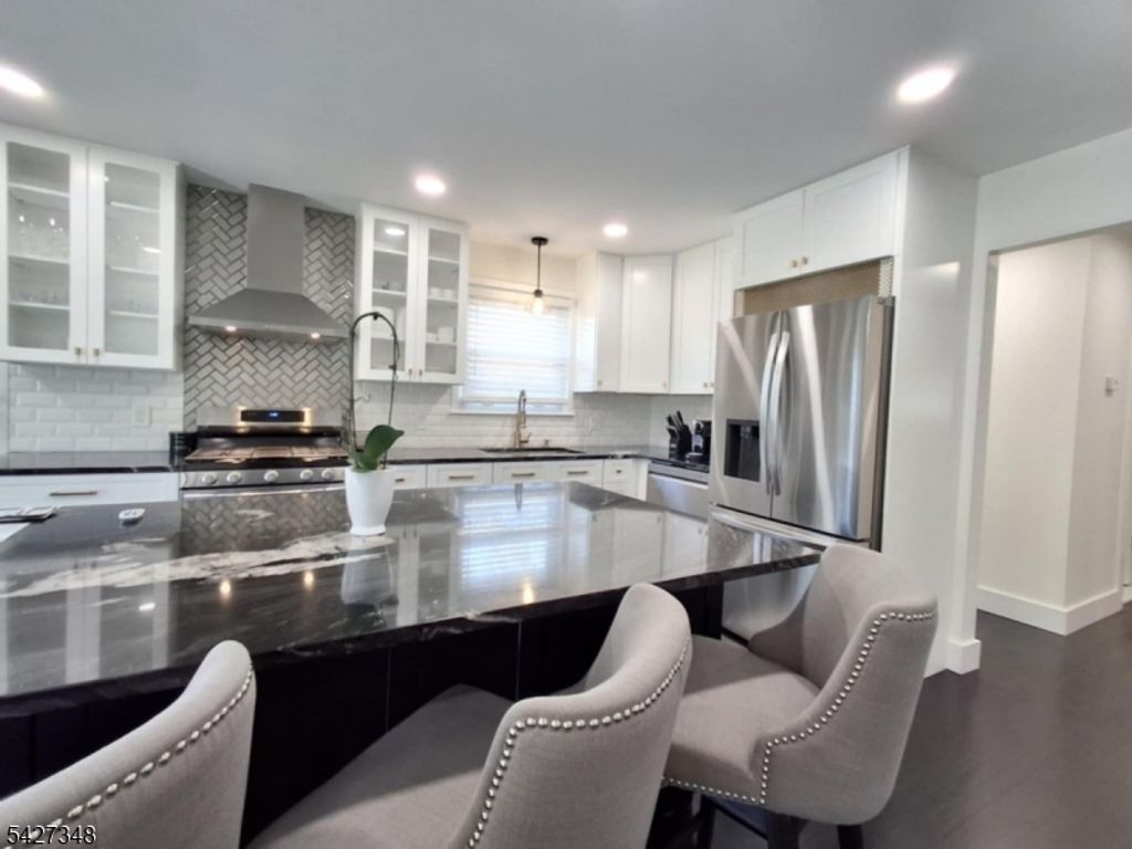 22 Macedulski Ter, South Amboy City, NJ 08879