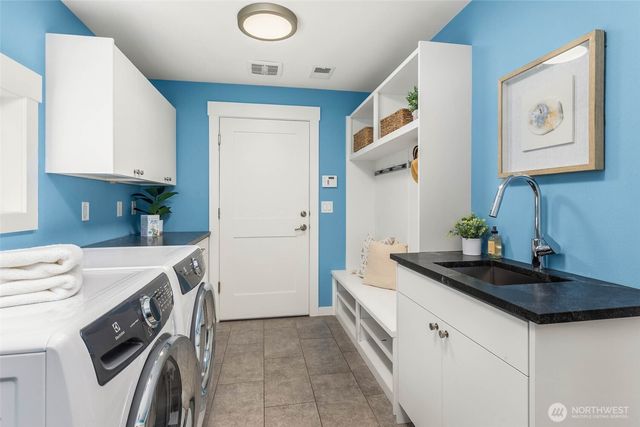 4648 89th Avenue SE, Mercer Island, WA 98040