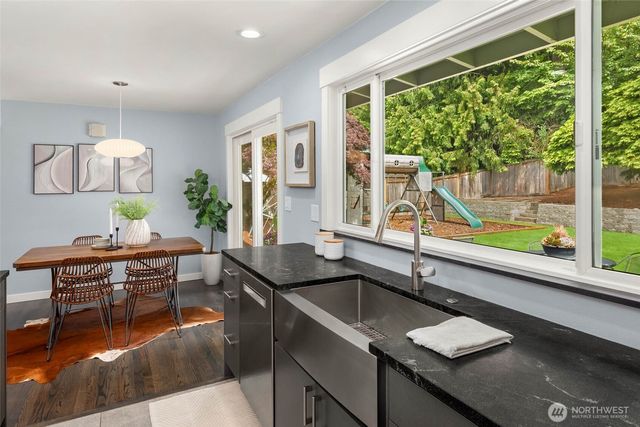 4648 89th Avenue SE, Mercer Island, WA 98040