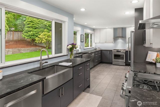 4648 89th Avenue SE, Mercer Island, WA 98040