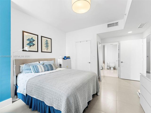 253 NE 2nd St 1801, Miami, FL 33132