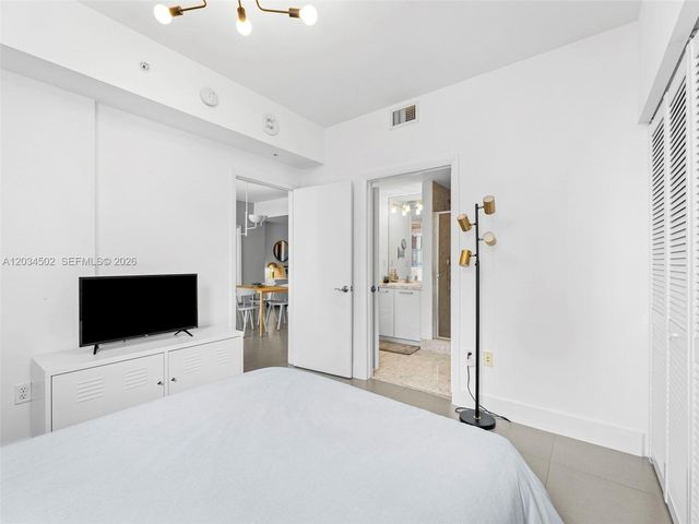 253 NE 2nd St 1801, Miami, FL 33132