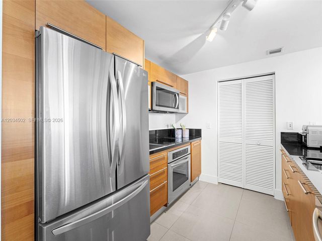 253 NE 2nd St 1801, Miami, FL 33132