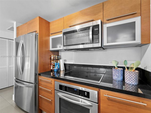 253 NE 2nd St 1801, Miami, FL 33132