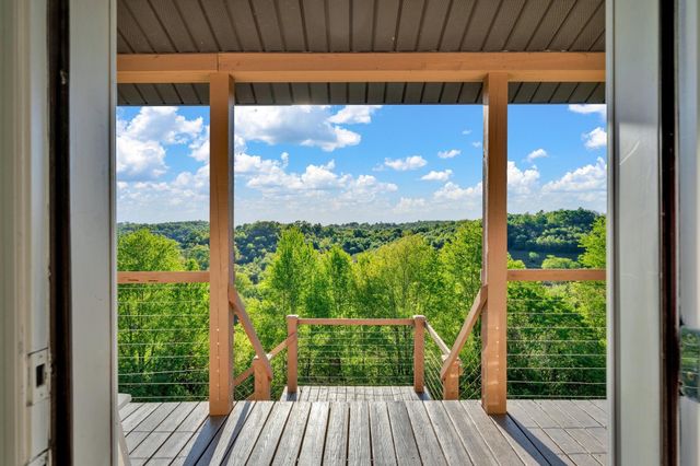 231 Wolf Ridge Ln, Lynchburg, TN 37352