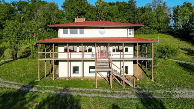 231 Wolf Ridge Ln, Lynchburg, TN 37352
