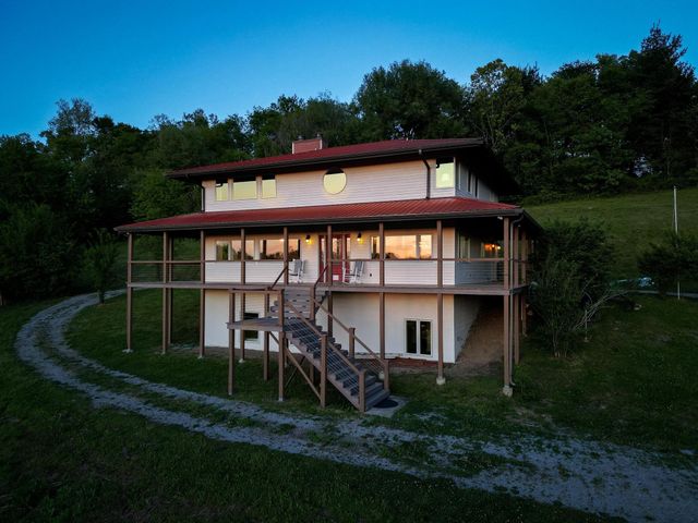 231 Wolf Ridge Ln, Lynchburg, TN 37352