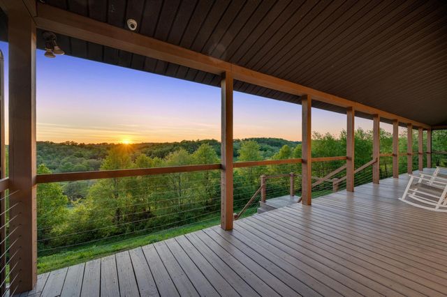 231 Wolf Ridge Ln, Lynchburg, TN 37352