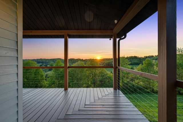 231 Wolf Ridge Ln, Lynchburg, TN 37352