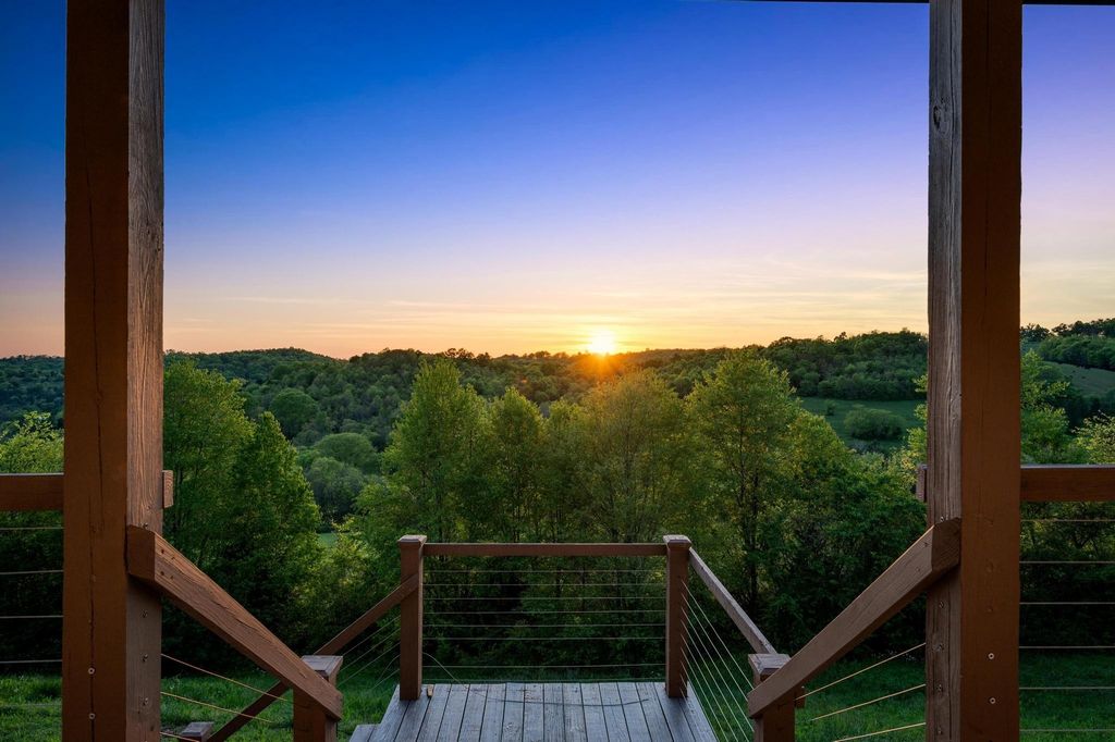231 Wolf Ridge Ln, Lynchburg, TN 37352