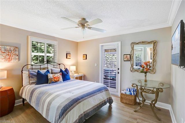 749 105th AVE N, Naples, FL 34108