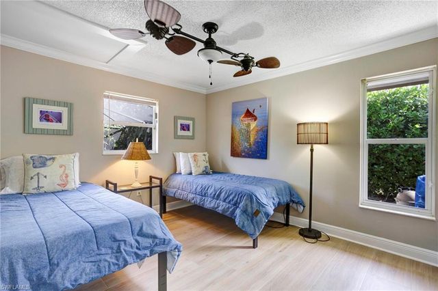 749 105th AVE N, Naples, FL 34108