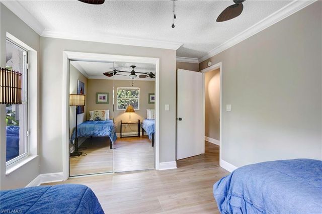 749 105th AVE N, Naples, FL 34108