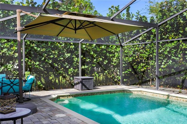 749 105th AVE N, Naples, FL 34108