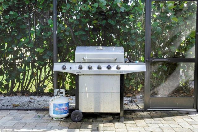 749 105th AVE N, Naples, FL 34108