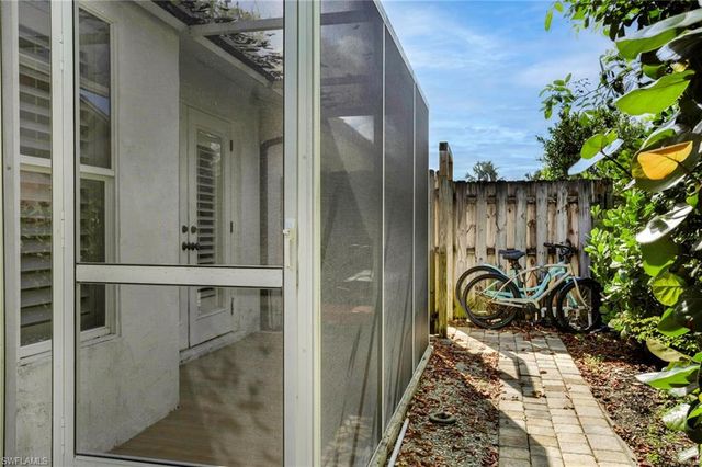 749 105th AVE N, Naples, FL 34108