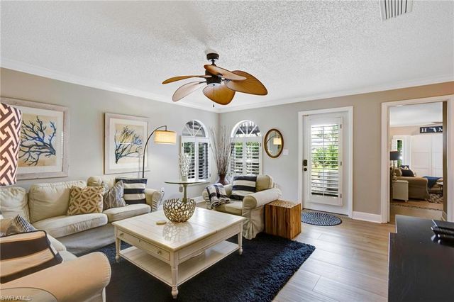 749 105th AVE N, Naples, FL 34108