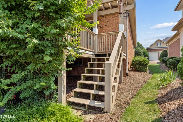 1819 Waters Edge Drive, Johnson City, TN 37604