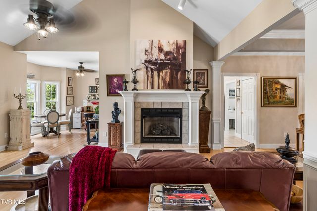 1819 Waters Edge Drive, Johnson City, TN 37604