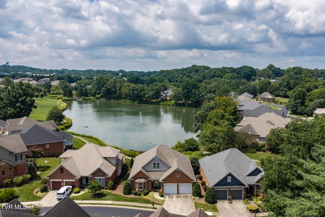1819 Waters Edge Drive, Johnson City, TN 37604
