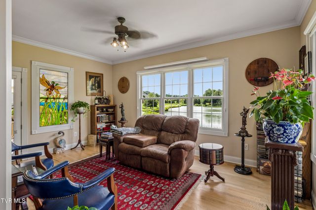 1819 Waters Edge Drive, Johnson City, TN 37604