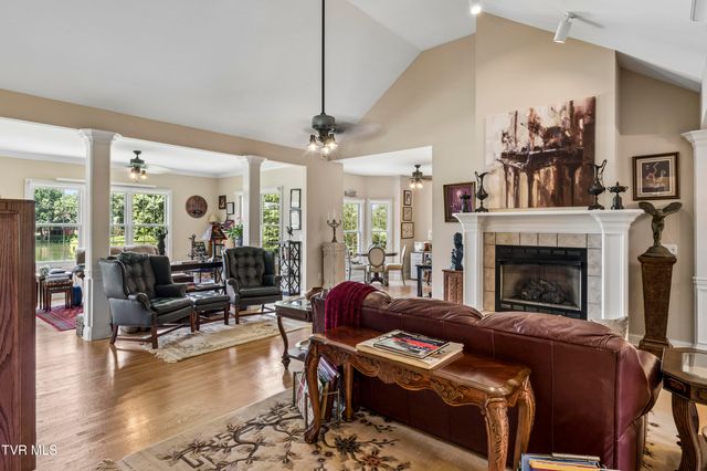 1819 Waters Edge Drive, Johnson City, TN 37604