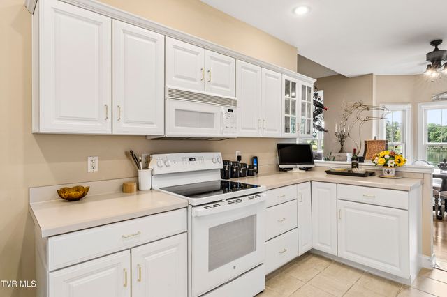 1819 Waters Edge Drive, Johnson City, TN 37604