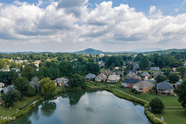 1819 Waters Edge Drive, Johnson City, TN 37604