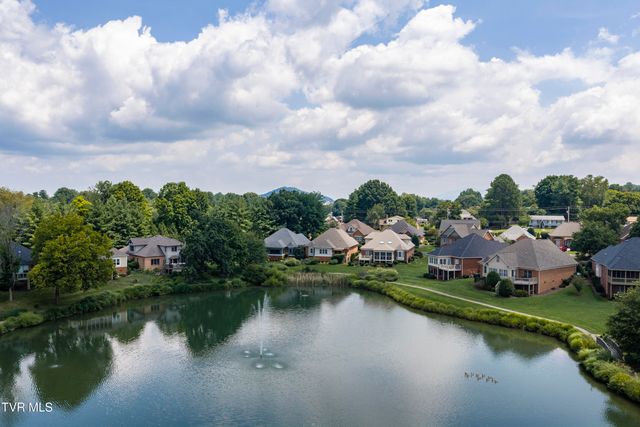 1819 Waters Edge Drive, Johnson City, TN 37604