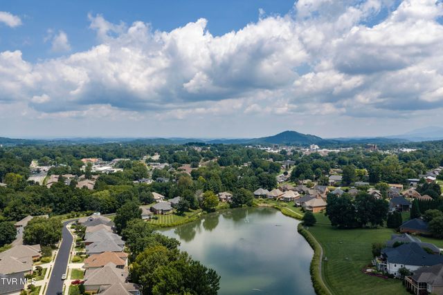 1819 Waters Edge Drive, Johnson City, TN 37604