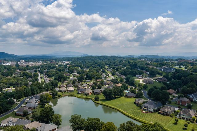 1819 Waters Edge Drive, Johnson City, TN 37604
