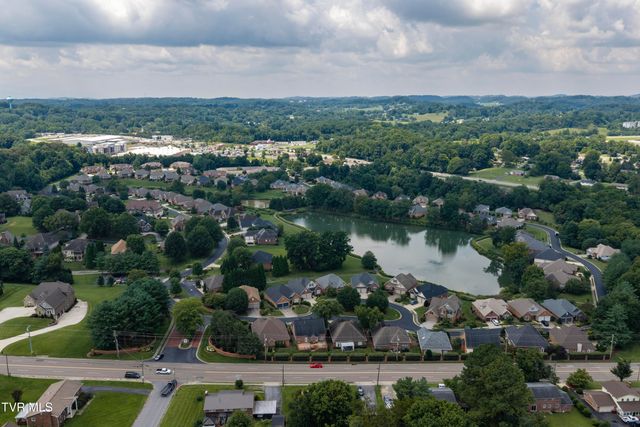 1819 Waters Edge Drive, Johnson City, TN 37604