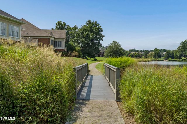 1819 Waters Edge Drive, Johnson City, TN 37604