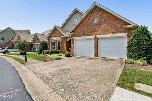 1819 Waters Edge Drive, Johnson City, TN 37604